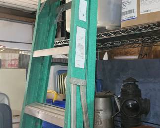 Fiberglass ladder