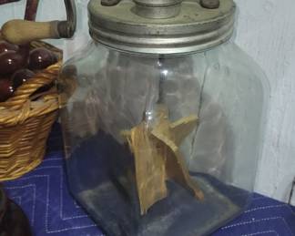 Hand butter churn