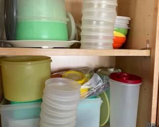 Loads of Pyrex, Corning,Tupperware and more! All in great condition. Many many sought after pieces!