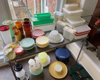 Loads of Pyrex, Corning,Tupperware and more! All in great condition. Many many sought after pieces!