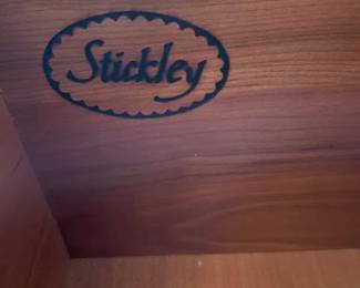 Beautiful Retro Stickley Bedroom Set includes Queen Bed Headboard w/with boxspring and mattress, (Nightstand (20x16x29), Tall Lingerie 6 Drawer Chest (21x16x55), 8 Drawer Mirrored Chest (Chest is 63x19x67 and Mirror is 46"x34), Cedar Chest (42x21x24), end of bed bench (42x18x16). Purchase as a set or by the piece.