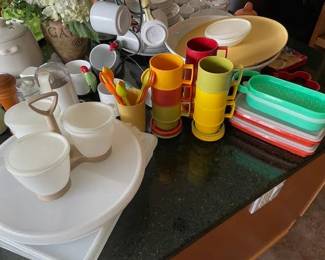 Loads of Pyrex, Corning,Tupperware and more! All in great condition. Many many sought after pieces!