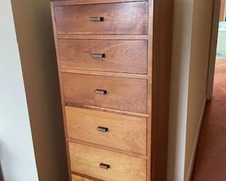 Beautiful Retro Stickley Bedroom Set includes Queen Bed Headboard w/with boxspring and mattress, (Nightstand (20x16x29), Tall Lingerie 6 Drawer Chest (21x16x55), 8 Drawer Mirrored Chest (Chest is 63x19x67 and Mirror is 46"x34), Cedar Chest (42x21x24), end of bed bench (42x18x16). Purchase as a set or by the piece.
