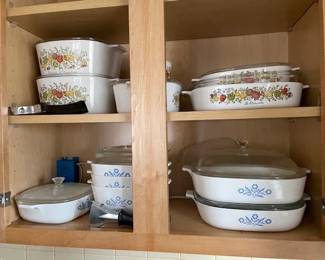 Loads of Pyrex, Corning,Tupperware and more! All in great condition. Many many sought after pieces!