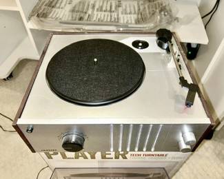 Crosley modern record player with box (very little use)