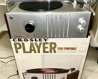 Crosley modern record player with box (very little use)