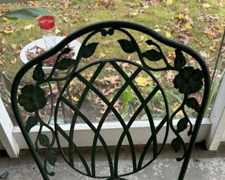 20.5 Green Outdoor Set Chair Detail