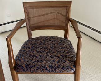 1.4 Dining Side Chair w arms 