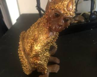 I broke this monkey I'm sorry! Holly broke the golden monkey! I'm probably cursed now.