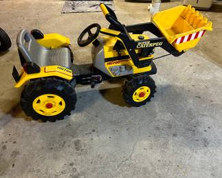 Peg Perego tractor digger ride on toy