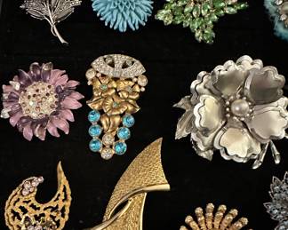 Vintage jewelry 