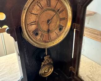 1900s mantle clock 