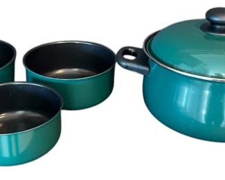 Green Metal Pot with Three Bowls 