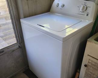 Washer. Great Shape. $100