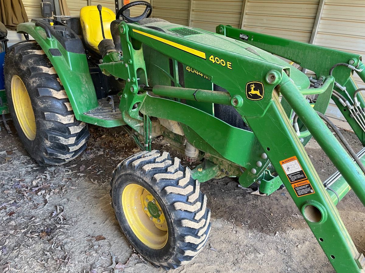 2018 John Deere Compact Utility Tractor 4044M with Loader - 317 hours