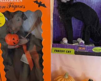 Halloween Decor, Rennoc Animations Witch, Porcelain Pumpkins And Fraidy Cat