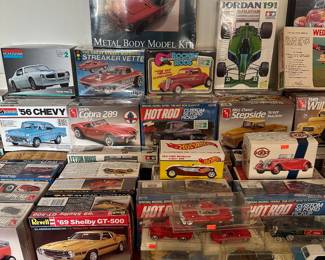 HUGE AMT AND REVELL MODEL CAR KIT COLLECTION