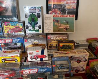 HUGE AMT AND REVELL MODEL CAR KIT COLLECTION