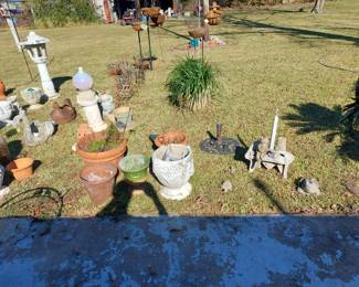 outdoor garden pots and decorations