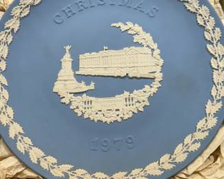 1979 Wedgewood blue jasperware Christmas plate. large size 8 1/2 half inch tradition