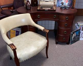 Vtg Kidney shaped desk and white leather style chair