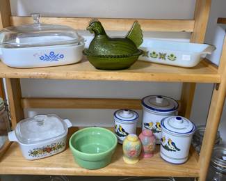 Green glass hen on nest /Corning and more