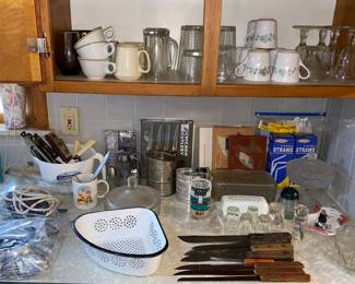 Assorted kitchenware