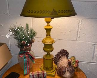 Vtg yellow lamp and metal shade