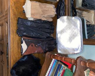 Vtg purses and gloves