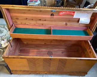 Lane cedar chest interior with great cedar lining and tray