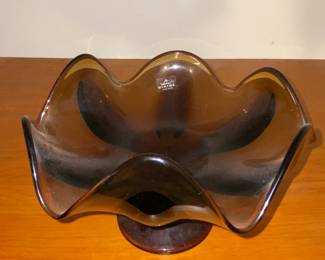 Viking brown wavy pedestal glass