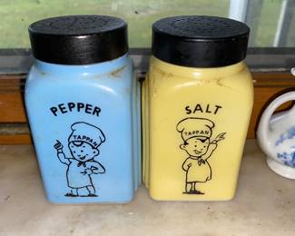 Vtg salt and pepper shakers