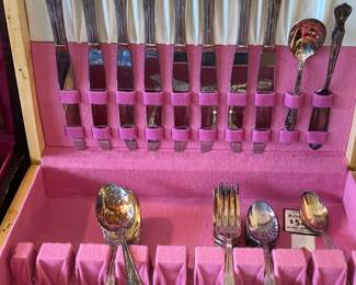 Cased set of Roger’s Bros. Silver plate silverware