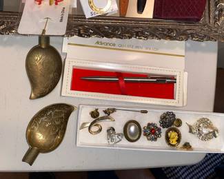 Assorted costume jewelry
