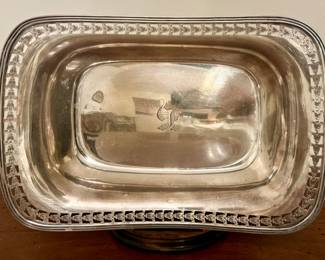 Meriden Britannia Company Sterling Silver Bread Dish