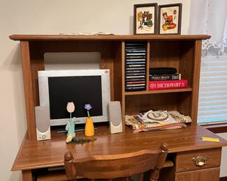 Computer desk