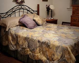 Queen size Rod iron bed w Beautyrest Mattress