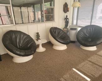 4 space age fiberglass ball chairs
