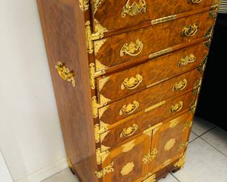 Now that's impressive.  Made to hold expensive stuff no doubt.  Can't see it full of socks.