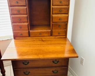 I don't have enough stuff to fill the drawers on this one.