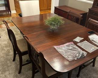 Dining room table