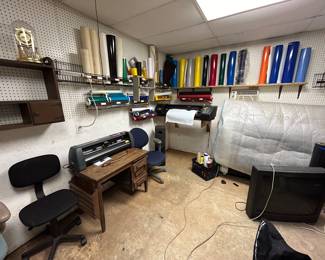 Vinyl cutters, printers, rolls of vinyl!! The start of Your own business!!!