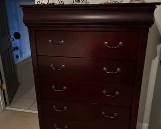 Master bedroom - Upright Chest of drawers