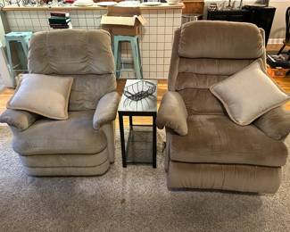 Matching recliners