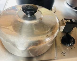 Vintage 2 Qt Magnalite Pot with Lid & Long Handle