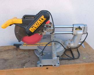 DeWalt 12Inch Double Bevel Sliding Compound Miter Saw