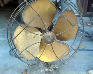Emerson Electric Metal Table Fan, 14", Powers On