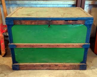 Storage Chest With Metal Frame, 20” x 27.5” x 20”