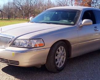 2010 Lincoln Town Car, VIN 2LNBL8CV9AX613240, Mileage Showing On Odometer 116,487