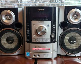 Sony S-Master AM/FM 5-CD Changer Stereo Set, Model HCD-HPR90, Powers On